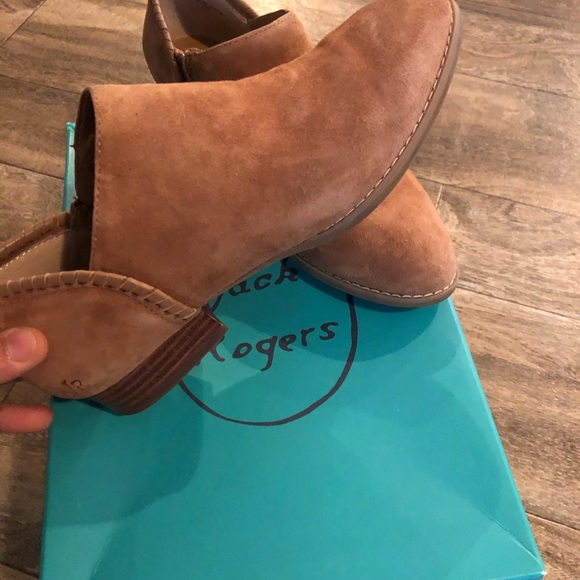 Jack Roger Avery suede  bootie - Picture 8 of 10